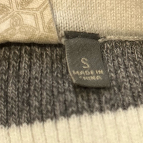 Fade By BKE Buckle Knit Short White and grey stripe NWOT sweater S w♥️75 - Picture 6 of 10